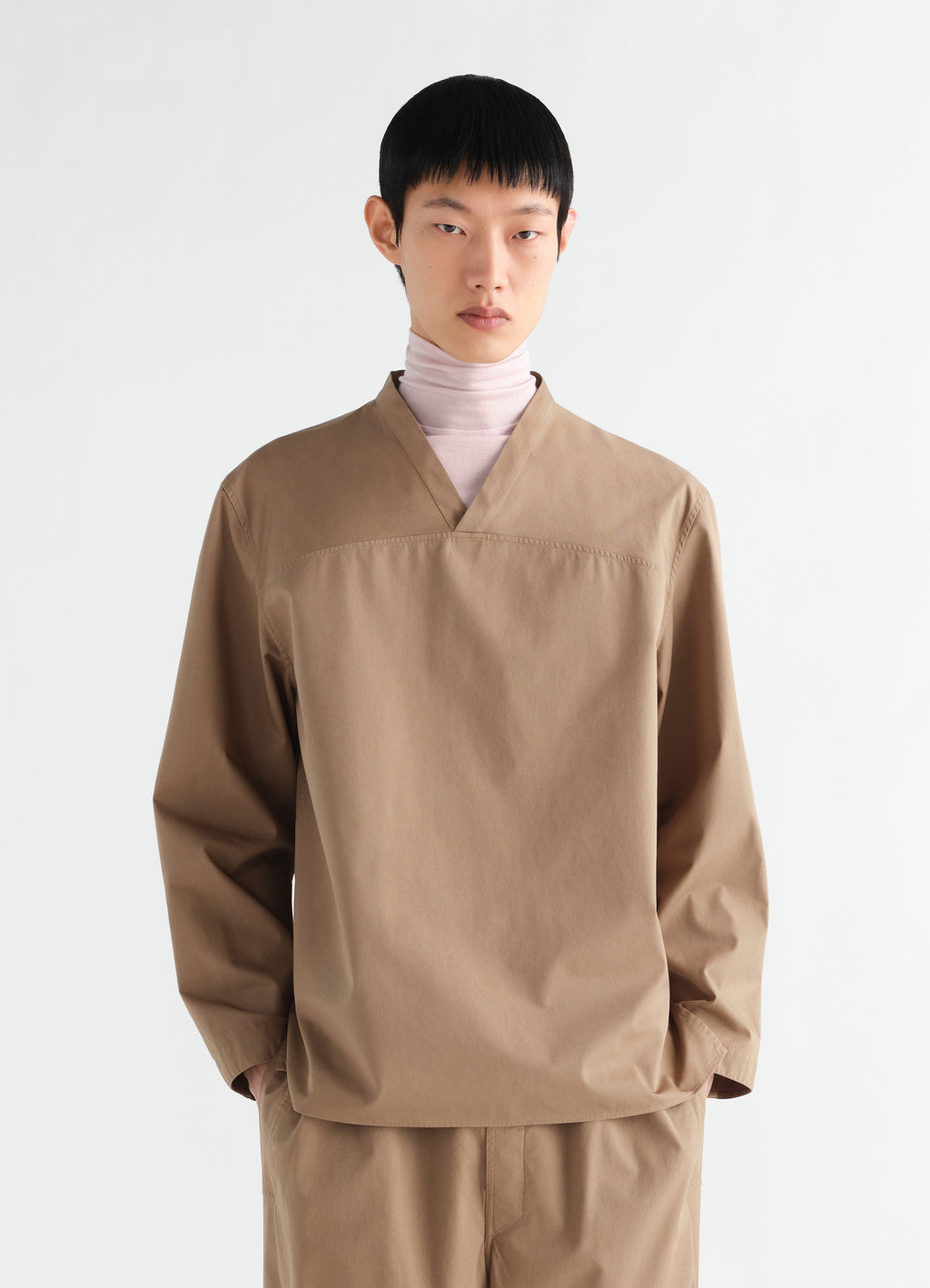 V-NECK TOP IN LIGHT COTTON TWILL