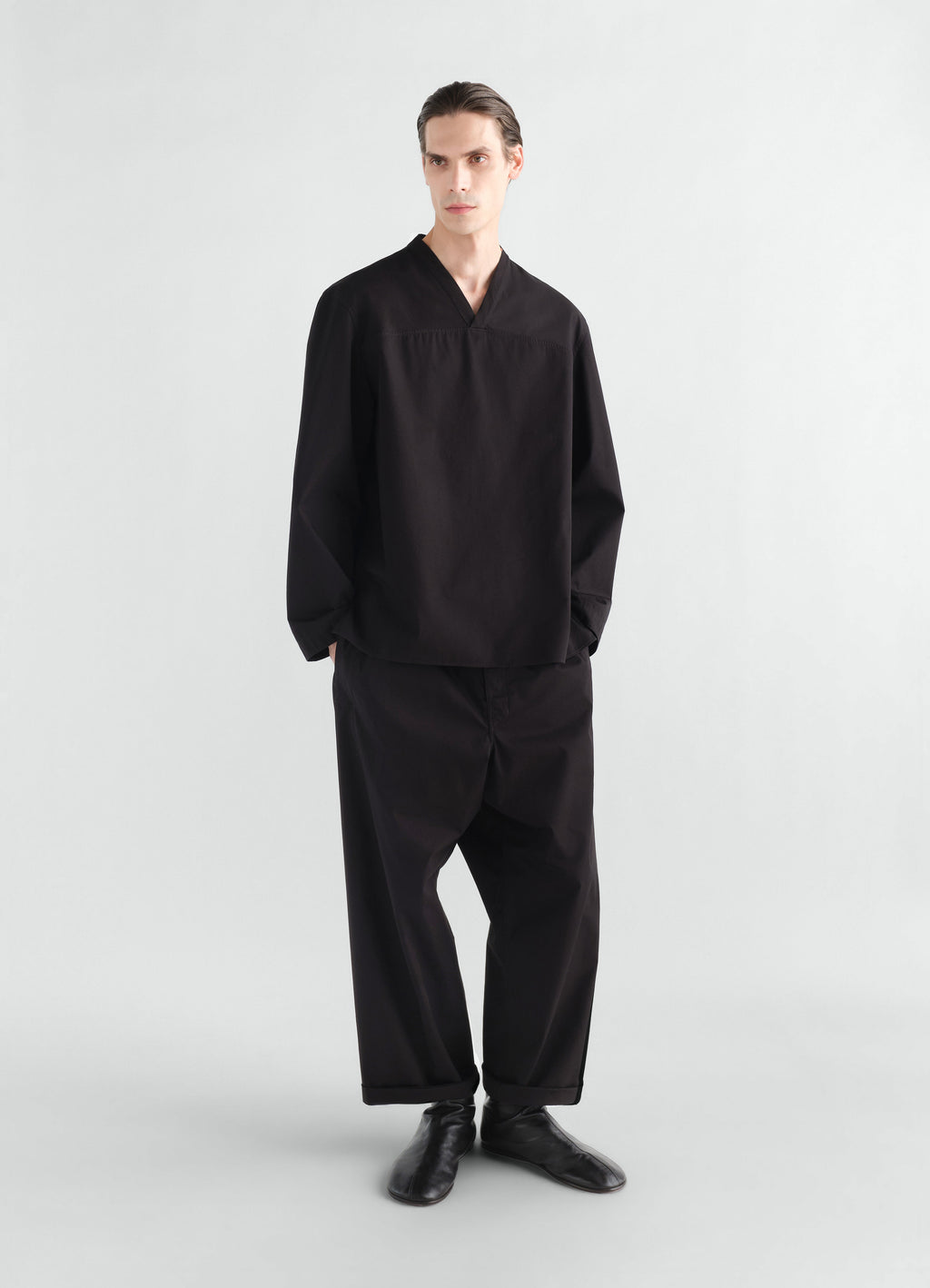 V-NECK TOP IN LIGHT COTTON TWILL