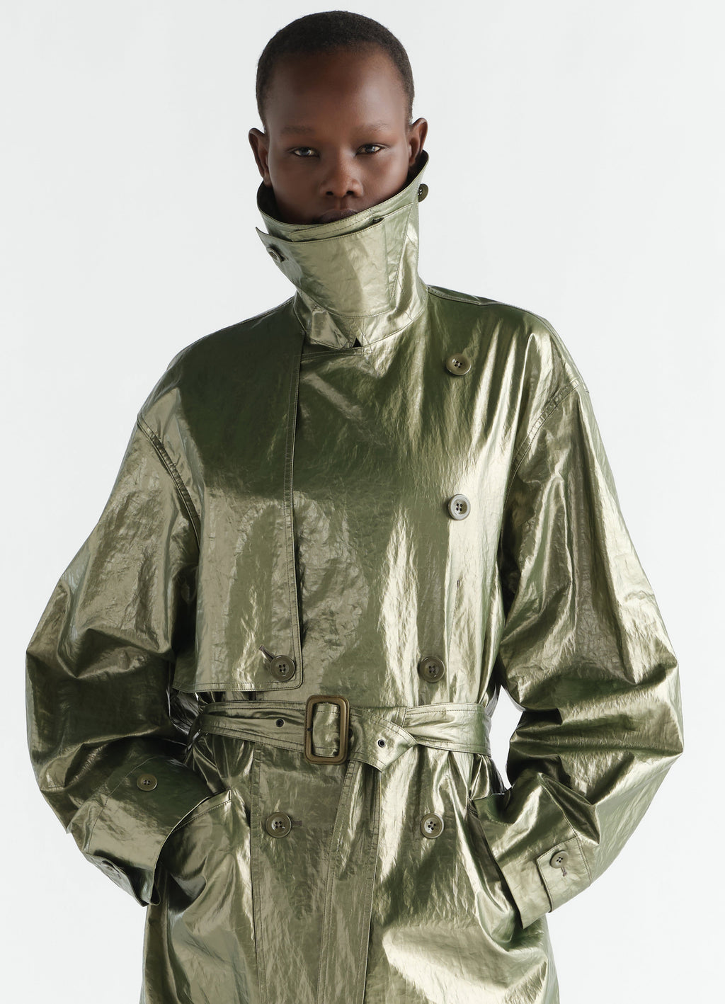 TRENCH COAT IN WATER-REPELLENT SHINY COATED LINEN