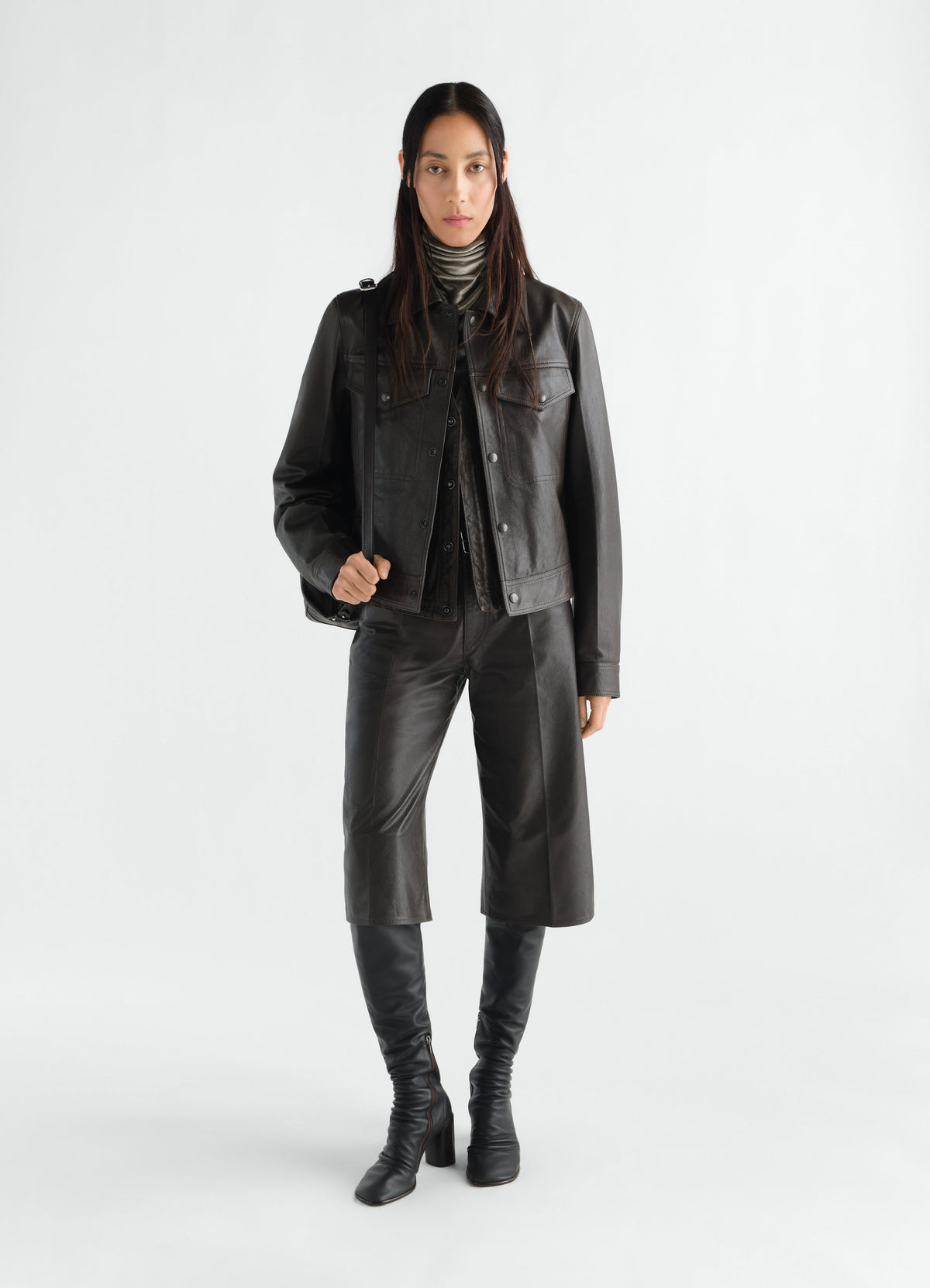TRUCKER LEATHER JACKET IN GLOSSY COW LEATHER