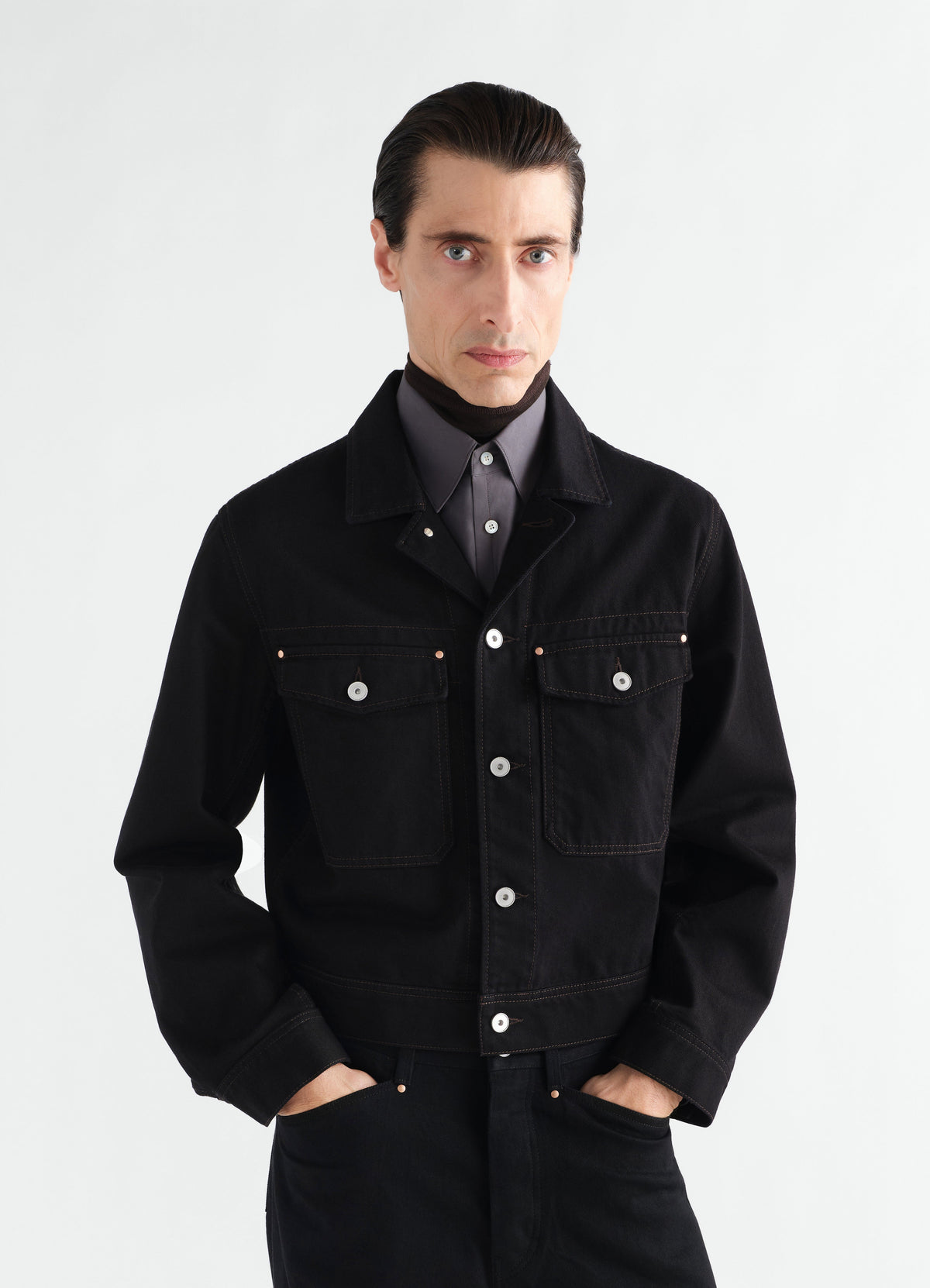 TRUCKER JACKET IN HEAVY BLACK DENIM