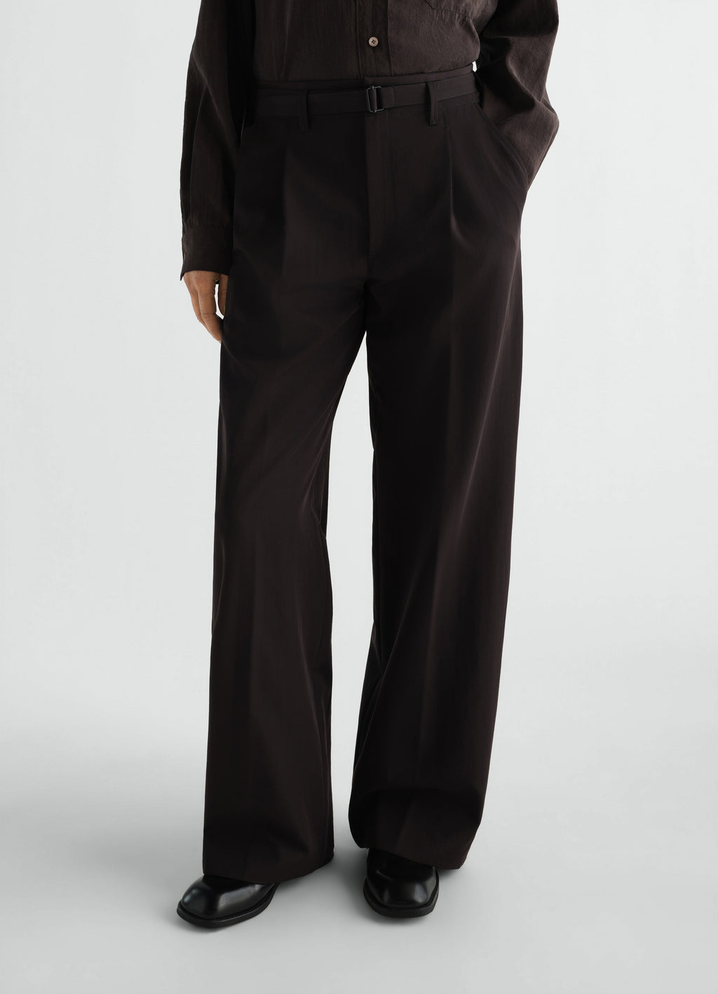 LARGE PLEATED PANTS IN WOOL GABARDINE