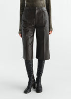 LEATHER BERMUDAS IN GLOSSY COW LEATHER
