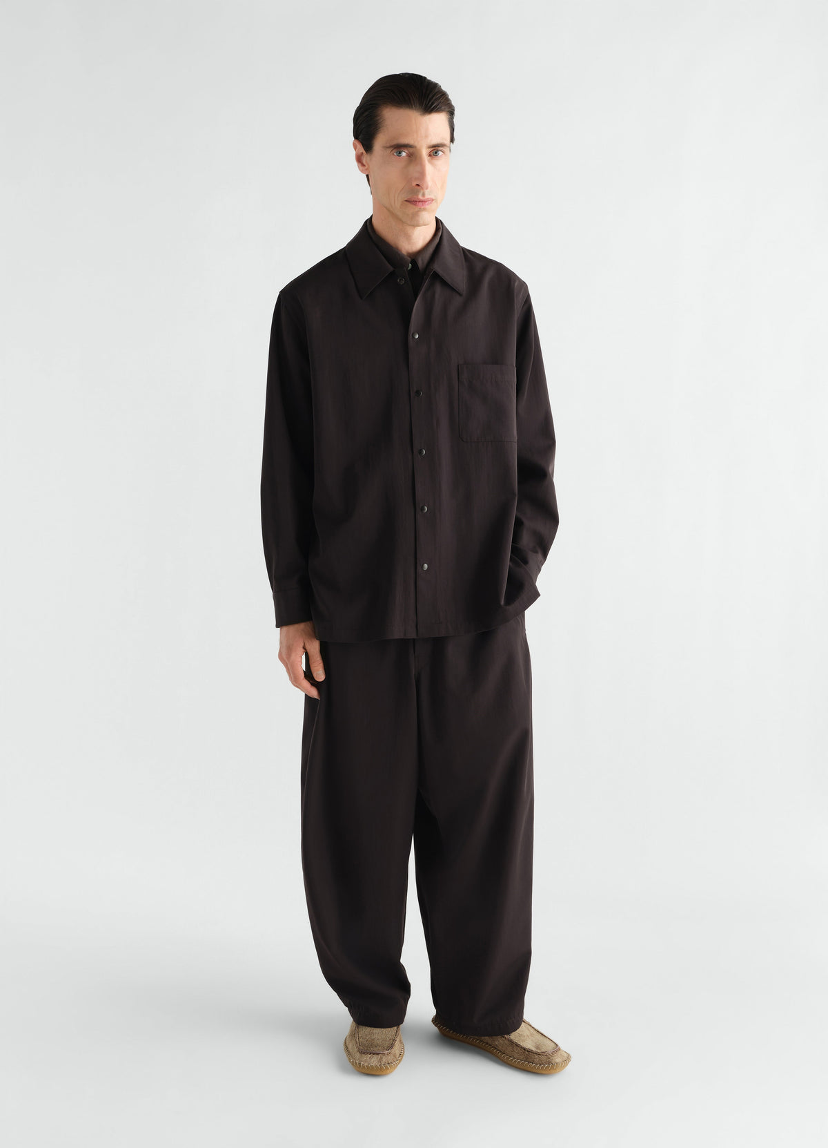 JOGGER PANTS IN WOOL GABARDINE