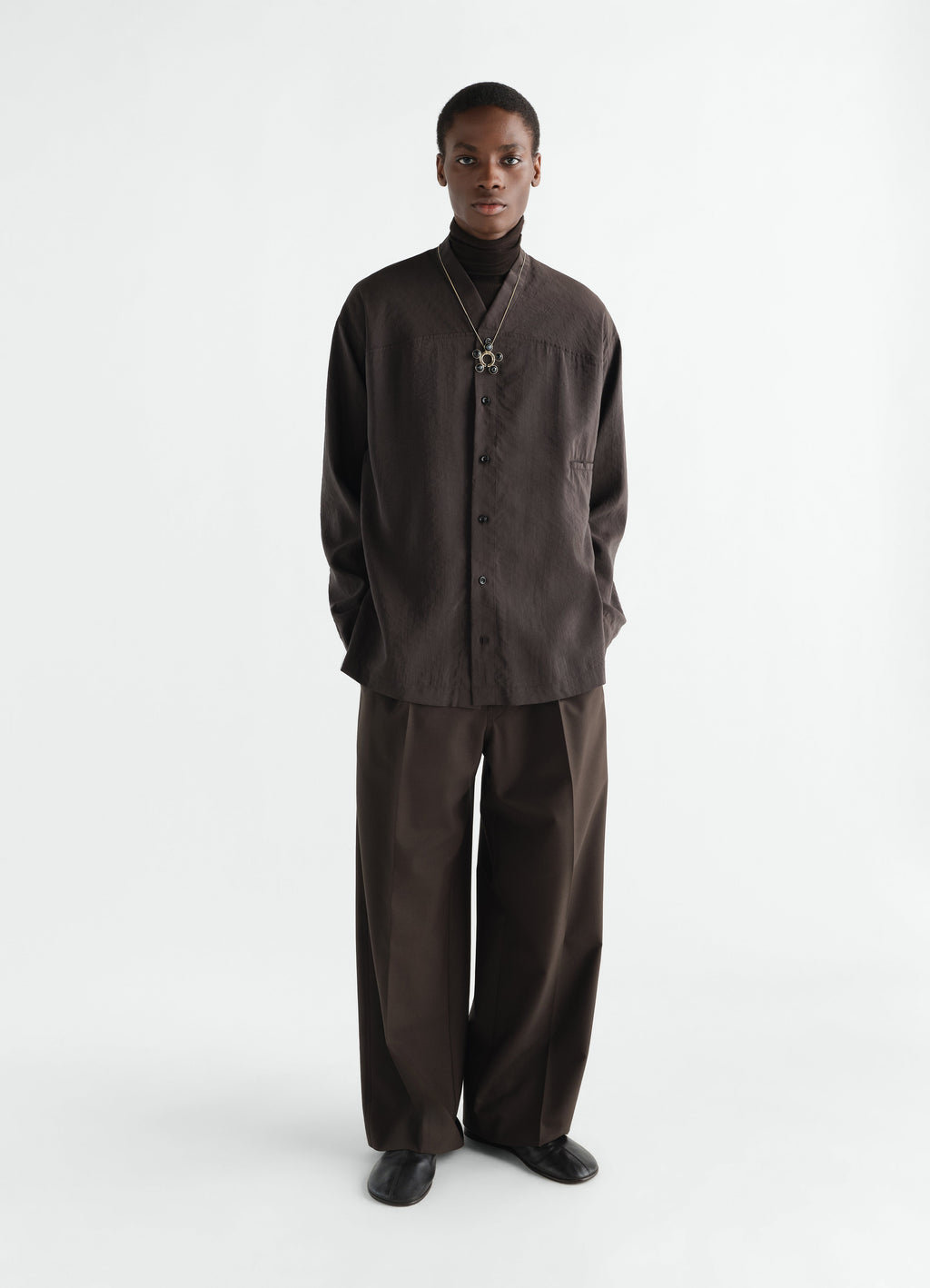V-NECK SHIRT IN DRY SILK