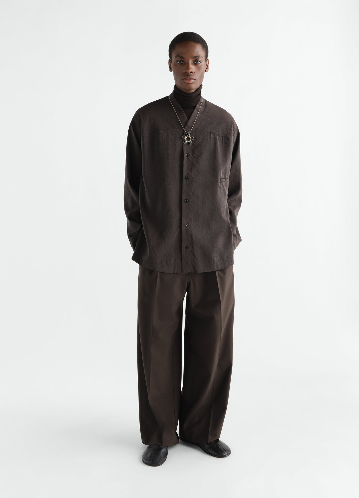 V-NECK SHIRT IN DRY SILK