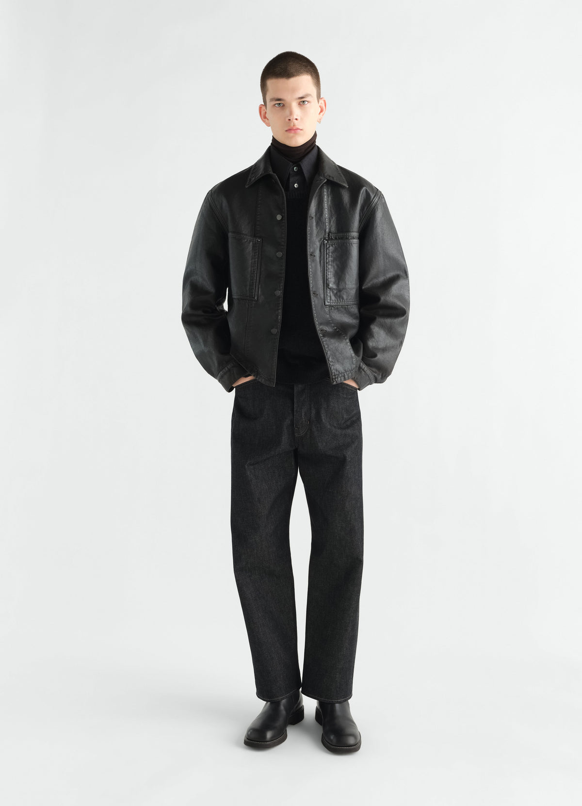 WORKWEAR OVERSHIRT IN COATED DENIM