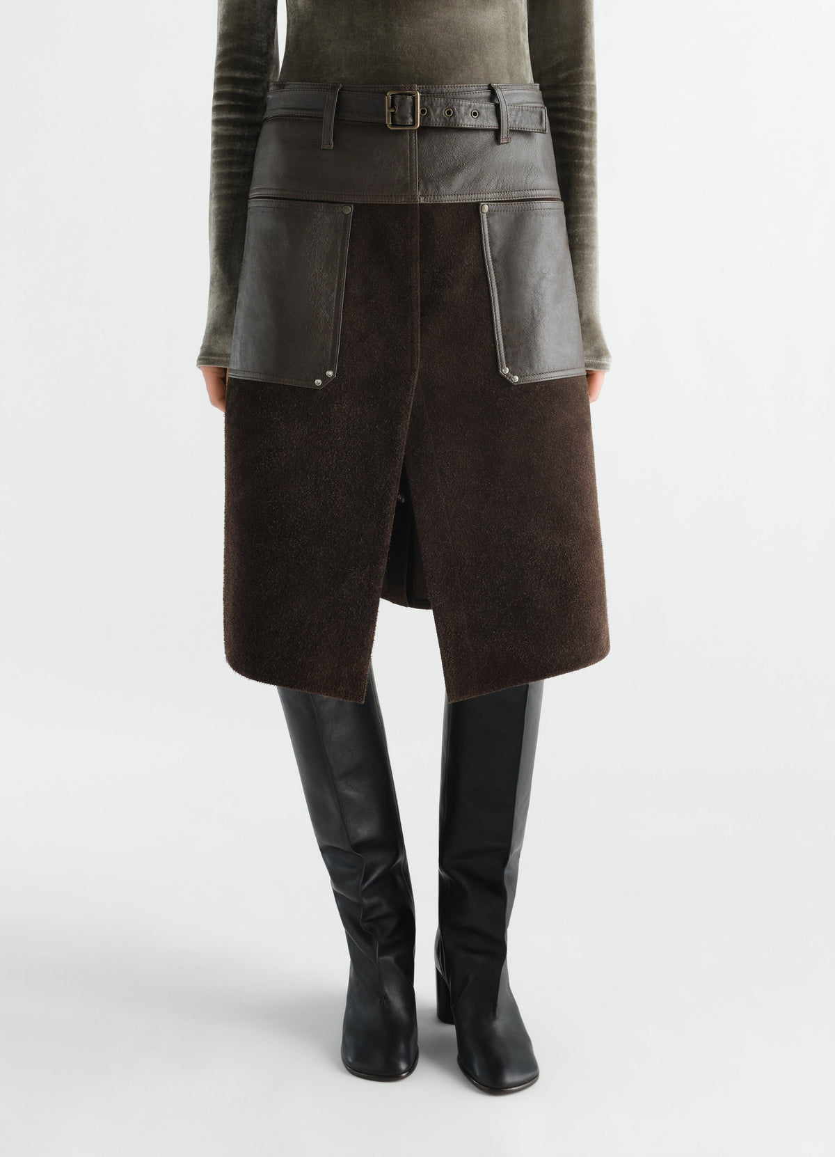 LEATHER SKIRT IN BRUSHED COW SUEDE